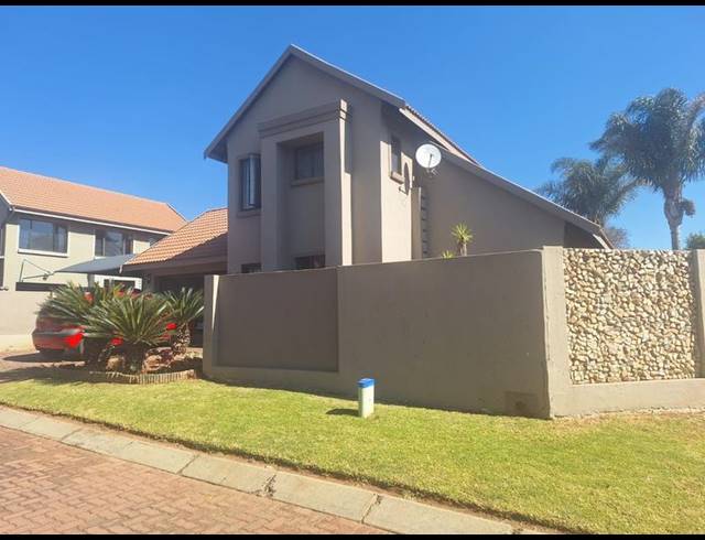 3 BEDROOM HOUSE FOR SALE IN DALVIEW